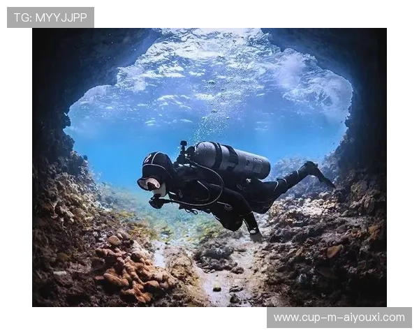 自由潜水的“静态闭气”:水中静止的窒息艺术 自由潜水的“静态闭气”:水中静止的窒息艺术